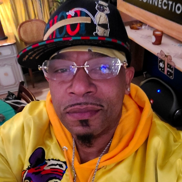 Meet your Posher, Henry - Picture 2 of 2